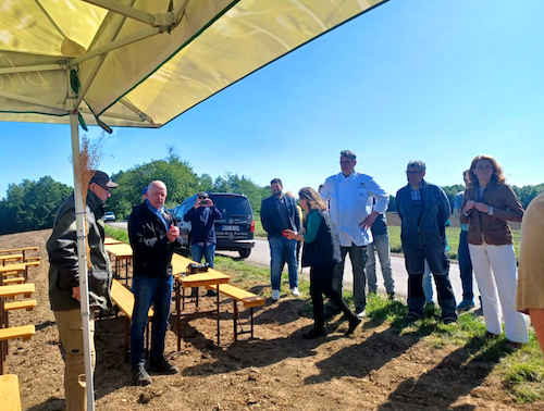 Linsenaussat bei Tholey mit Umweltministerin Petra Berg, Mai 2023